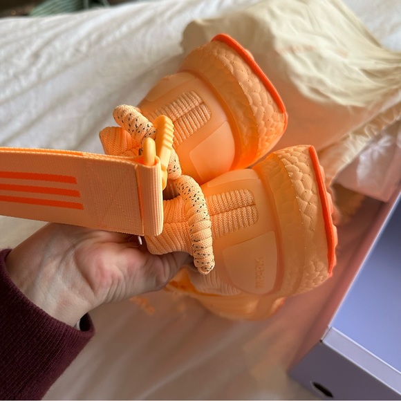 Adidas x Ivy Park IVP ULTRABOOST OG size 5.5 M/ 6.5 W - Picture 9 of 10